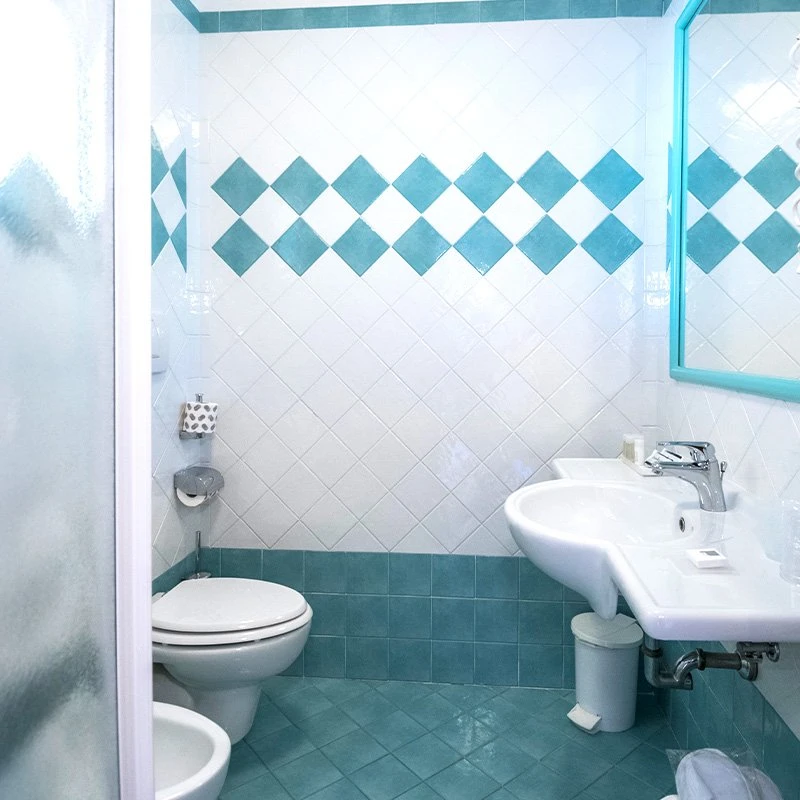 Camera basic bagno