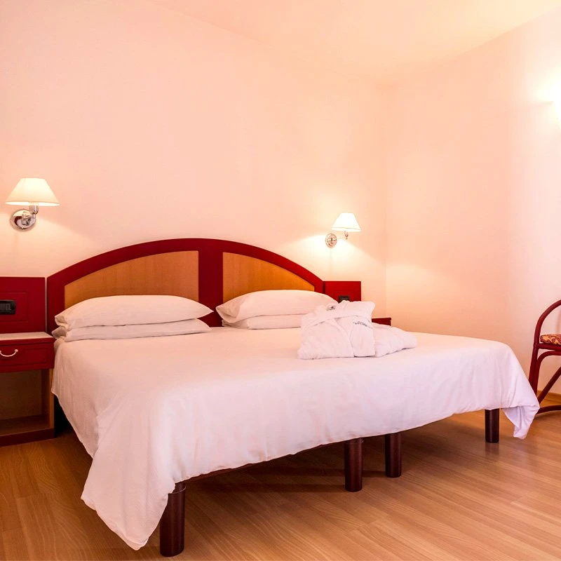 Camera basic letto matrimoniale