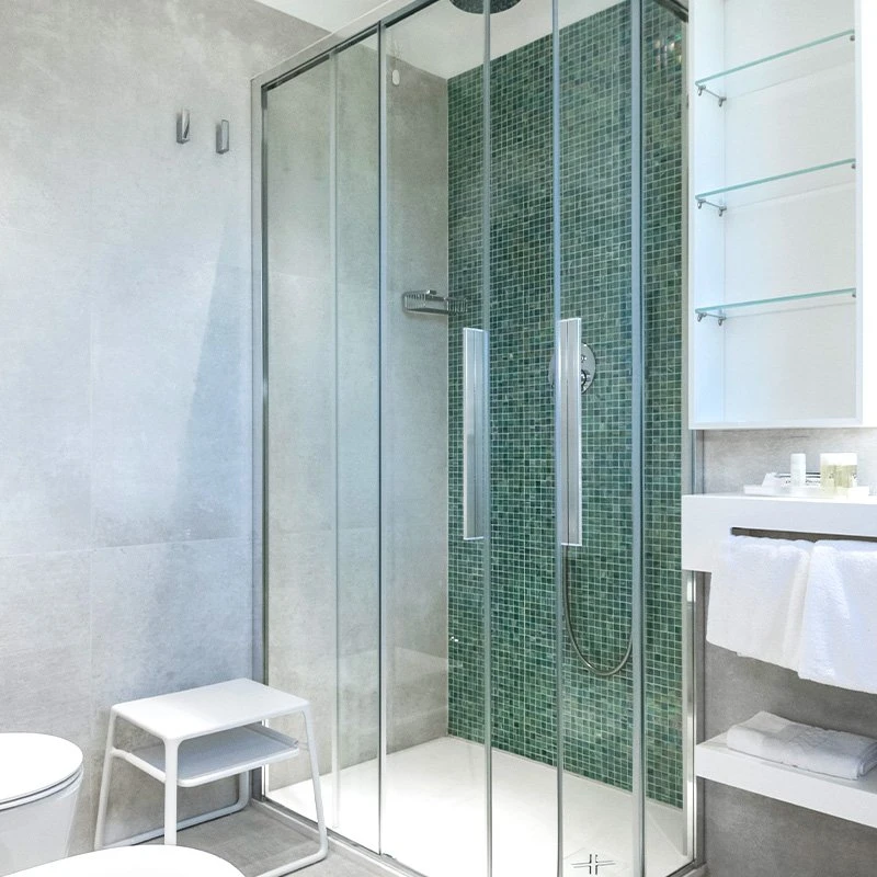 camera junior suite frontemare bagno doccia
