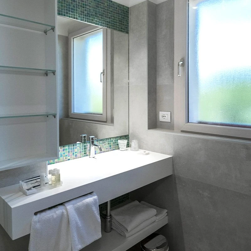 Camera junior suite frontemare bagno