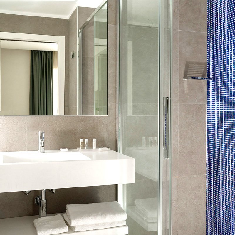 camera superior frontemare bagno